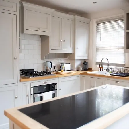 Minster-3 Bed-sleeps 6-fireplace-free Parking Holiday home York